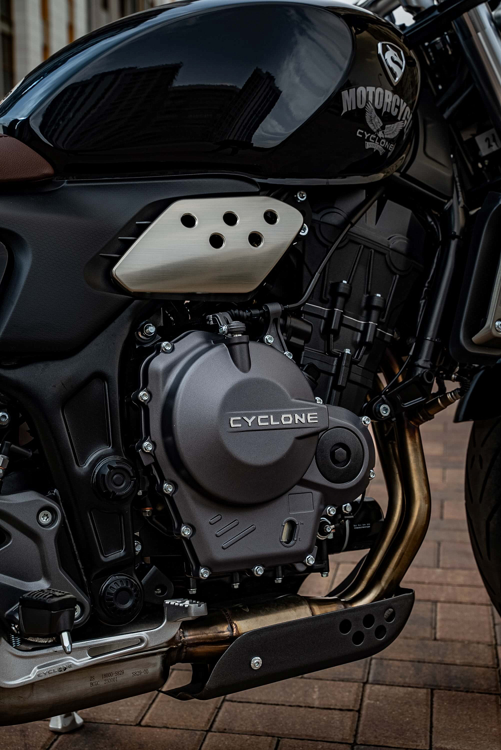 Мотоцикл CYCLONE RE5 (SR600)