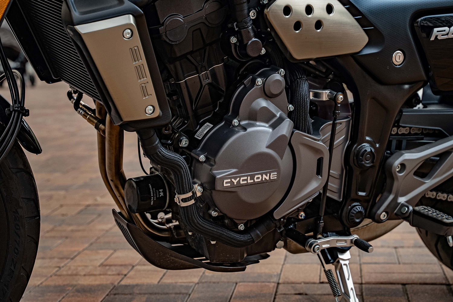 Мотоцикл CYCLONE RE5 (SR600)