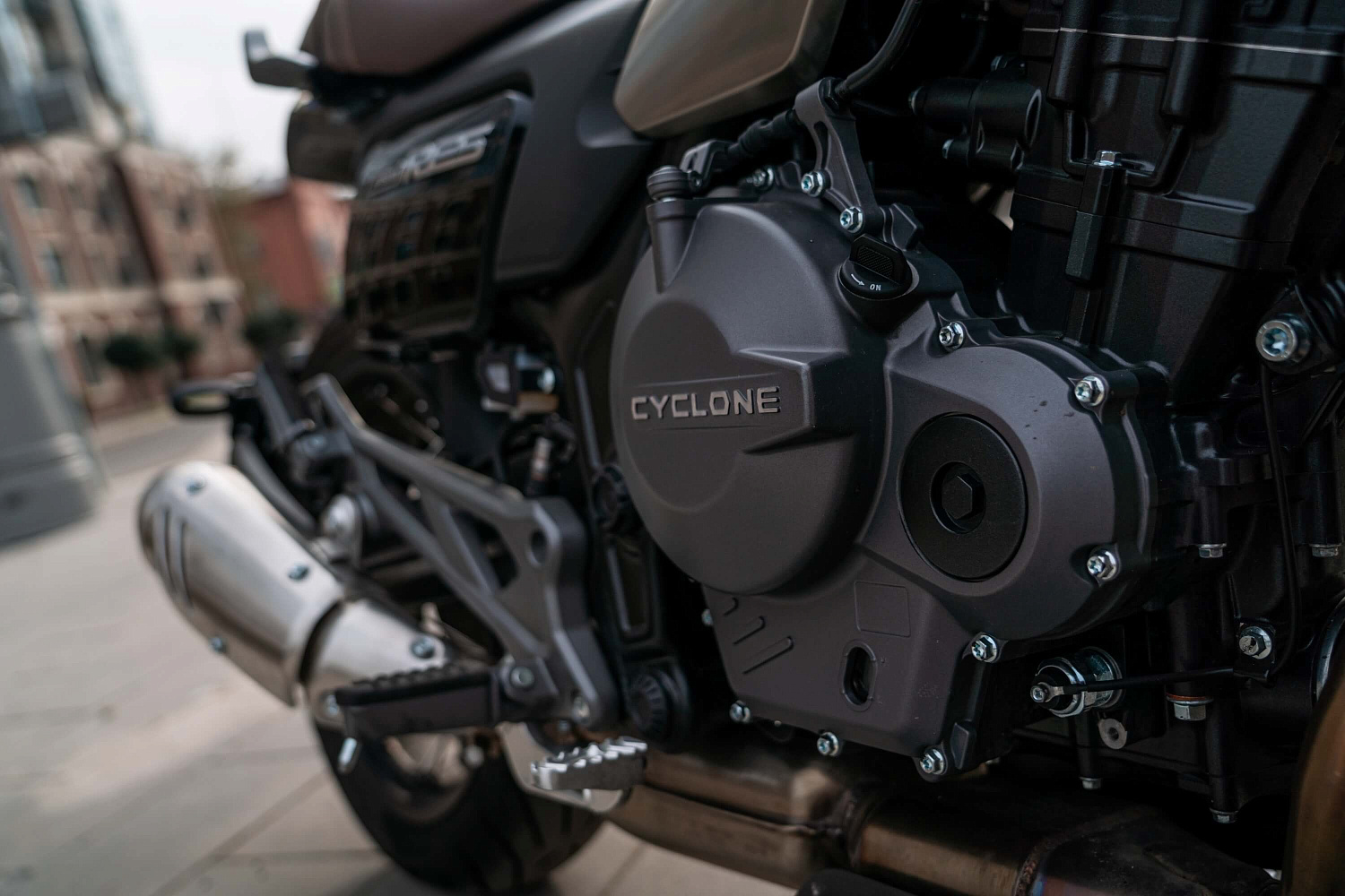 Мотоцикл CYCLONE RE5 (SR600)