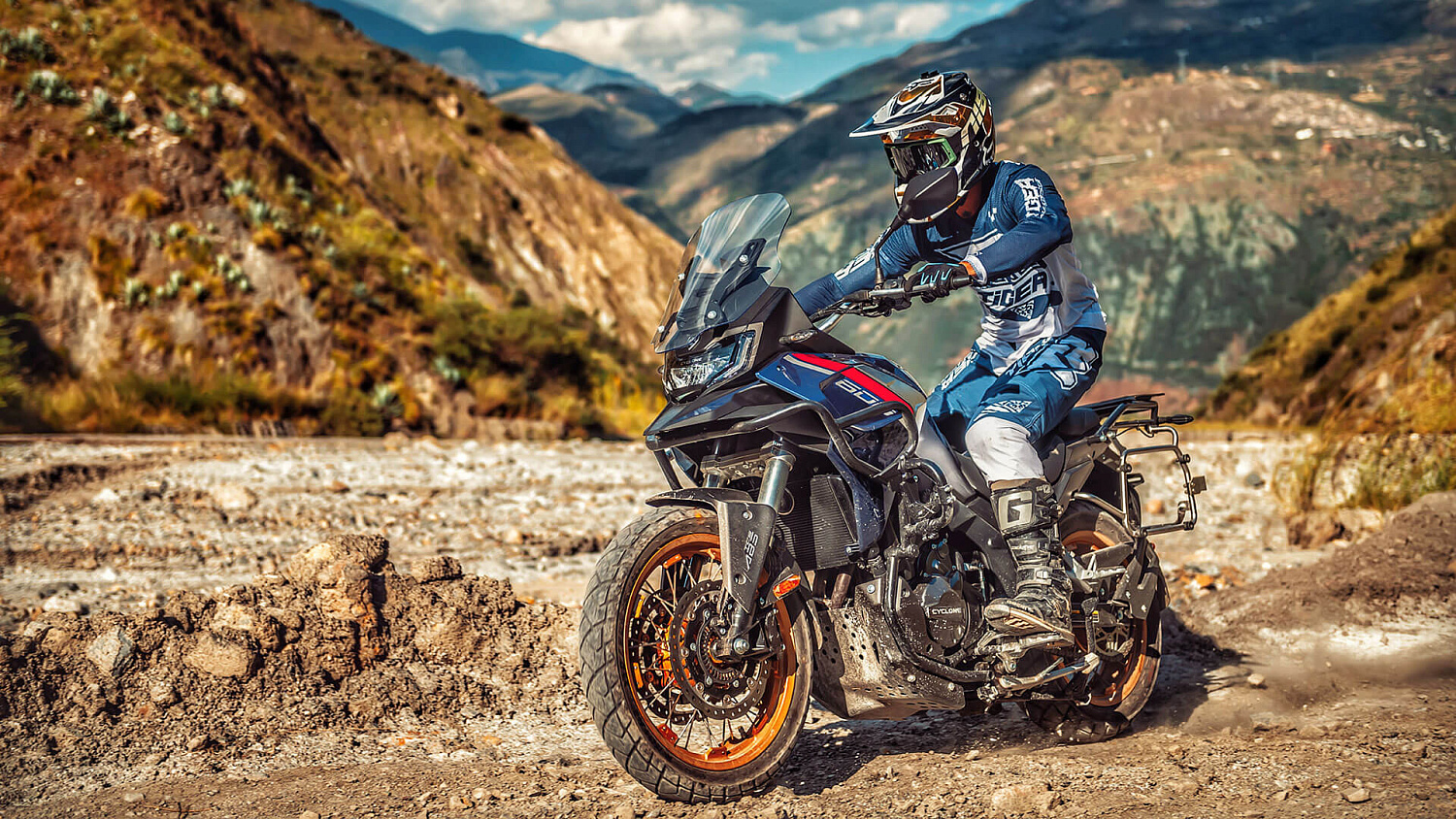 Мотоцикл CYCLONE RX600 ADV (SR600GY)