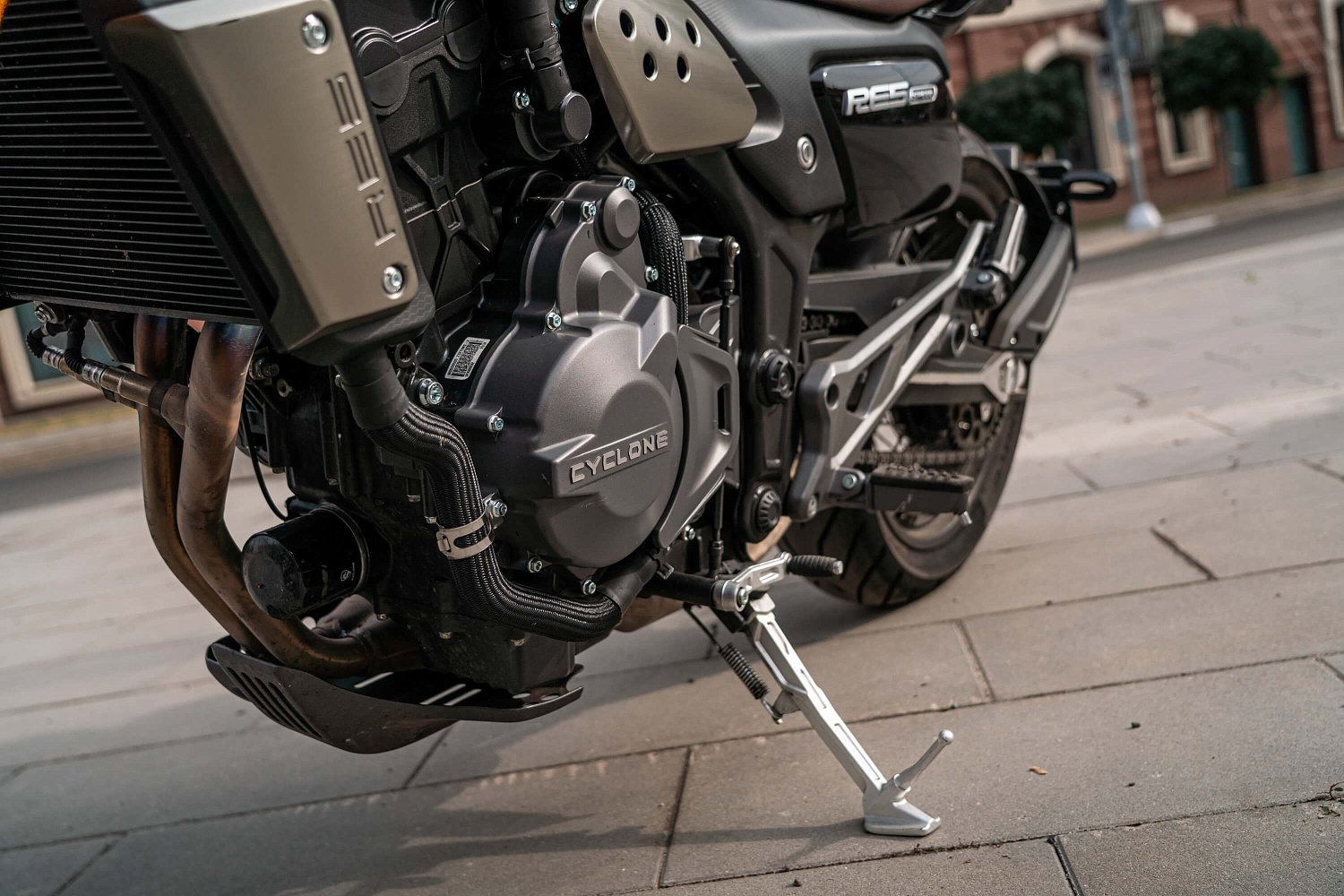 Мотоцикл CYCLONE RE5 (SR600)