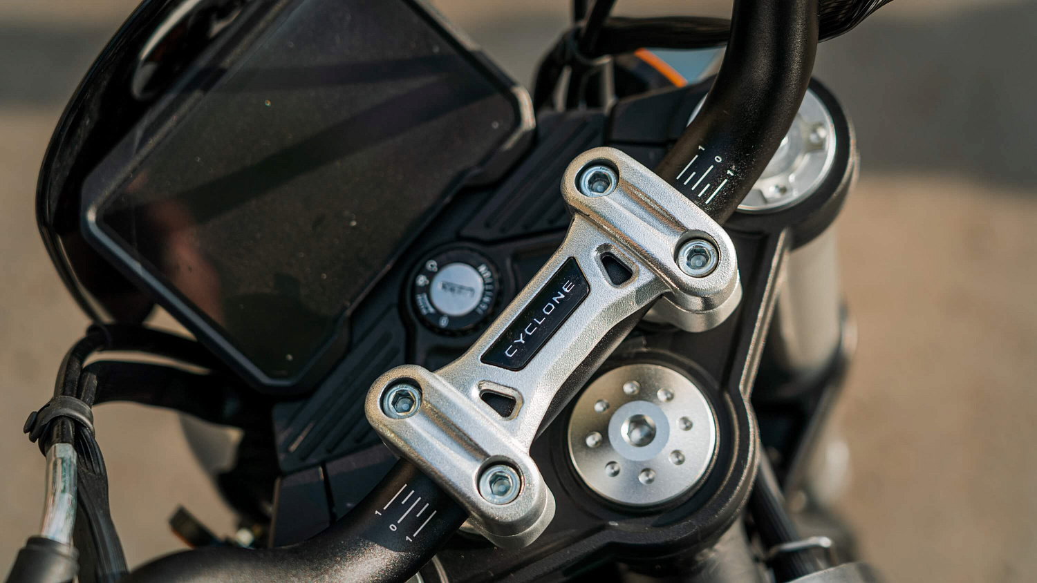 Мотоцикл CYCLONE RE401