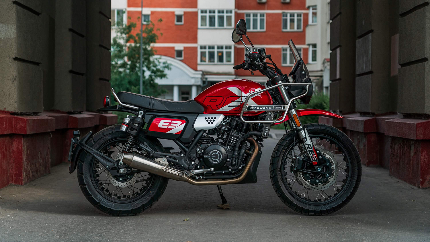Мотоцикл CYCLONE RE3 Scrambler