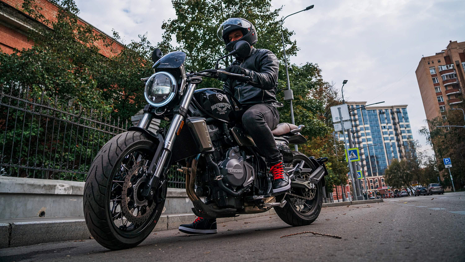 Мотоцикл CYCLONE RE5 (SR600)