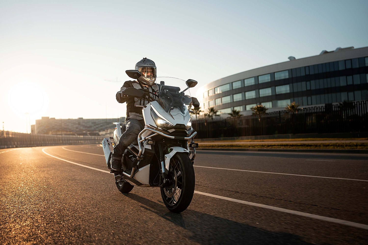 Максискутер ZONTES ZT368-G