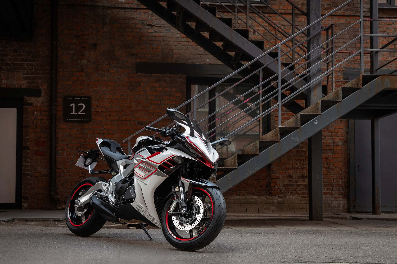 Мотоцикл ZONTES ZT703-RR