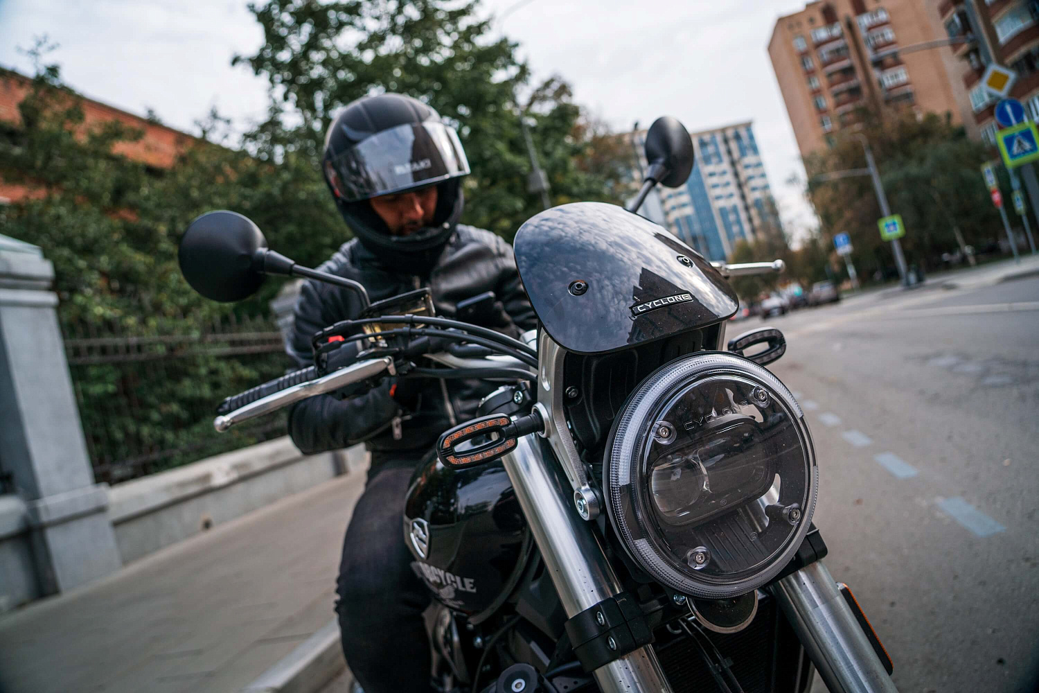 Мотоцикл CYCLONE RE5 (SR600)