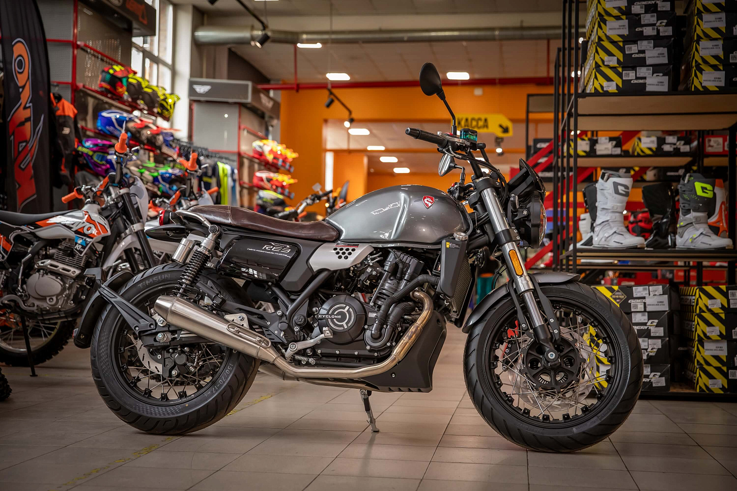 Мотоцикл CYCLONE RE3