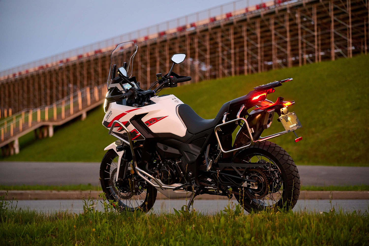 Мотоцикл ZONTES ZT703-F 21/18