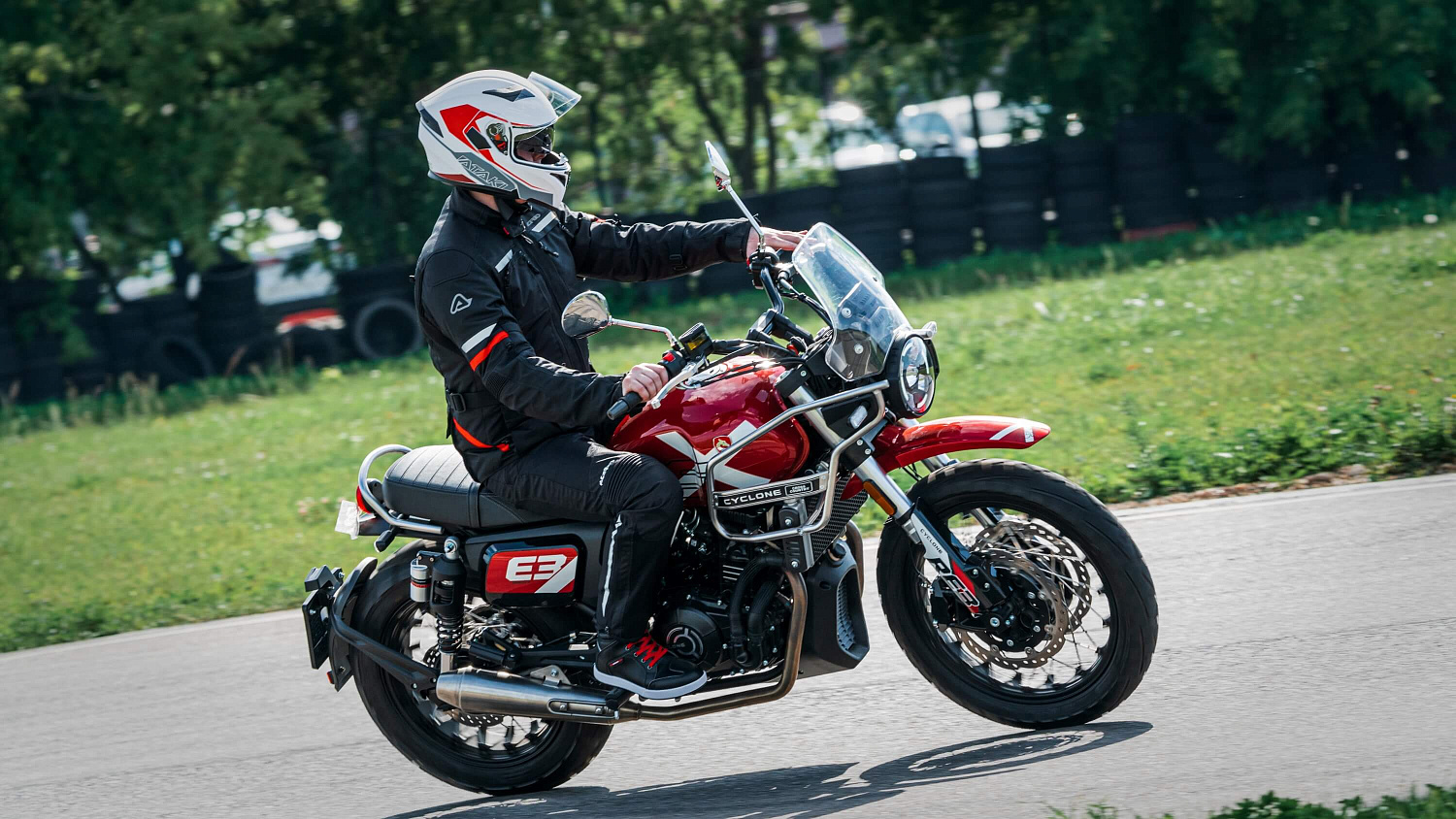 Мотоцикл CYCLONE RE3 Scrambler