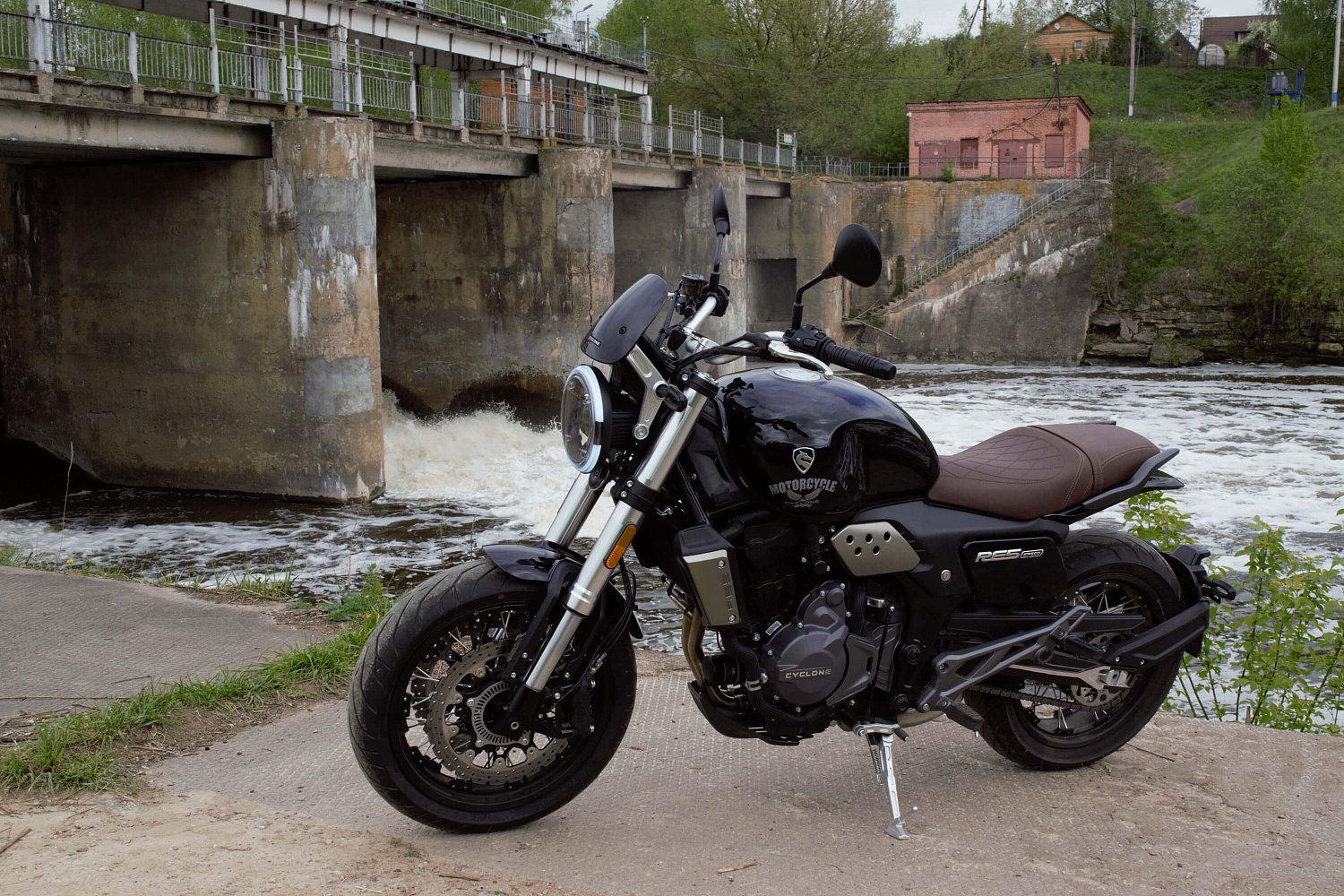 Мотоцикл CYCLONE RE5 (SR600)