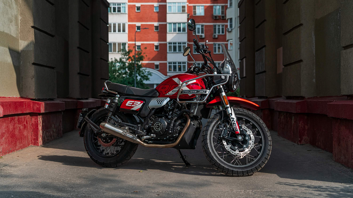 Мотоцикл CYCLONE RE3 Scrambler