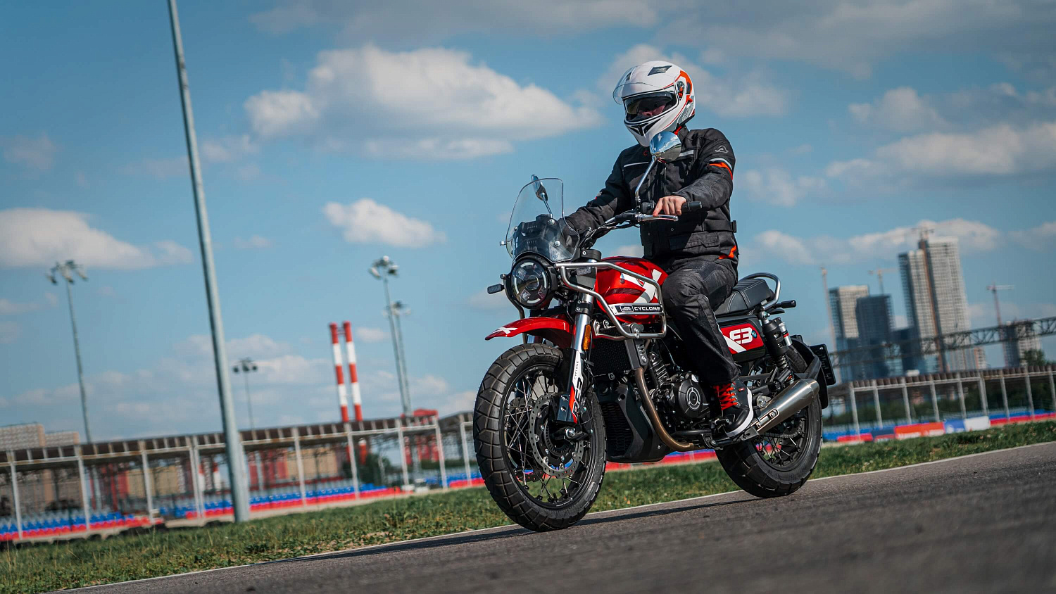 Мотоцикл CYCLONE RE3 Scrambler