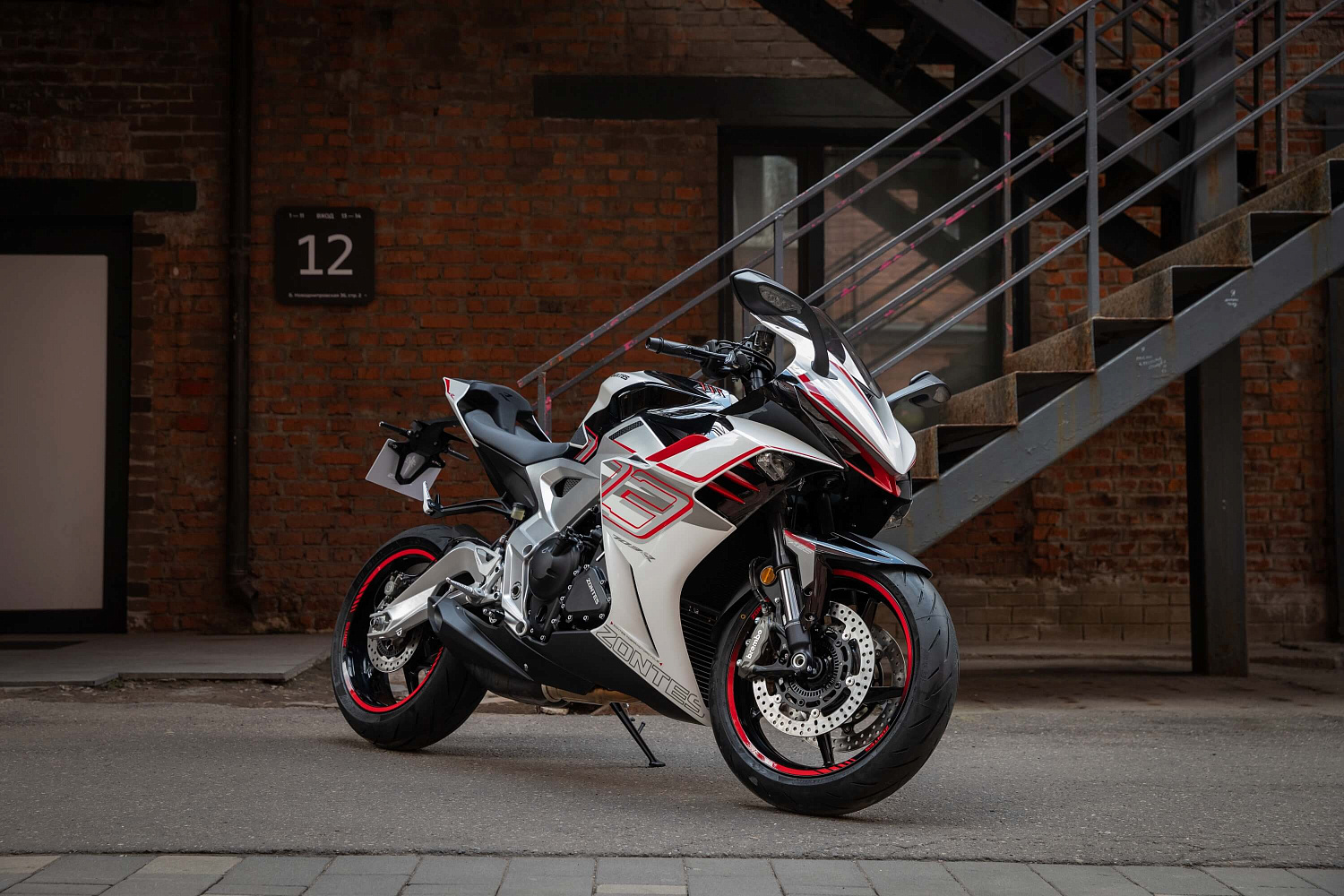 Мотоцикл ZONTES ZT703-RR