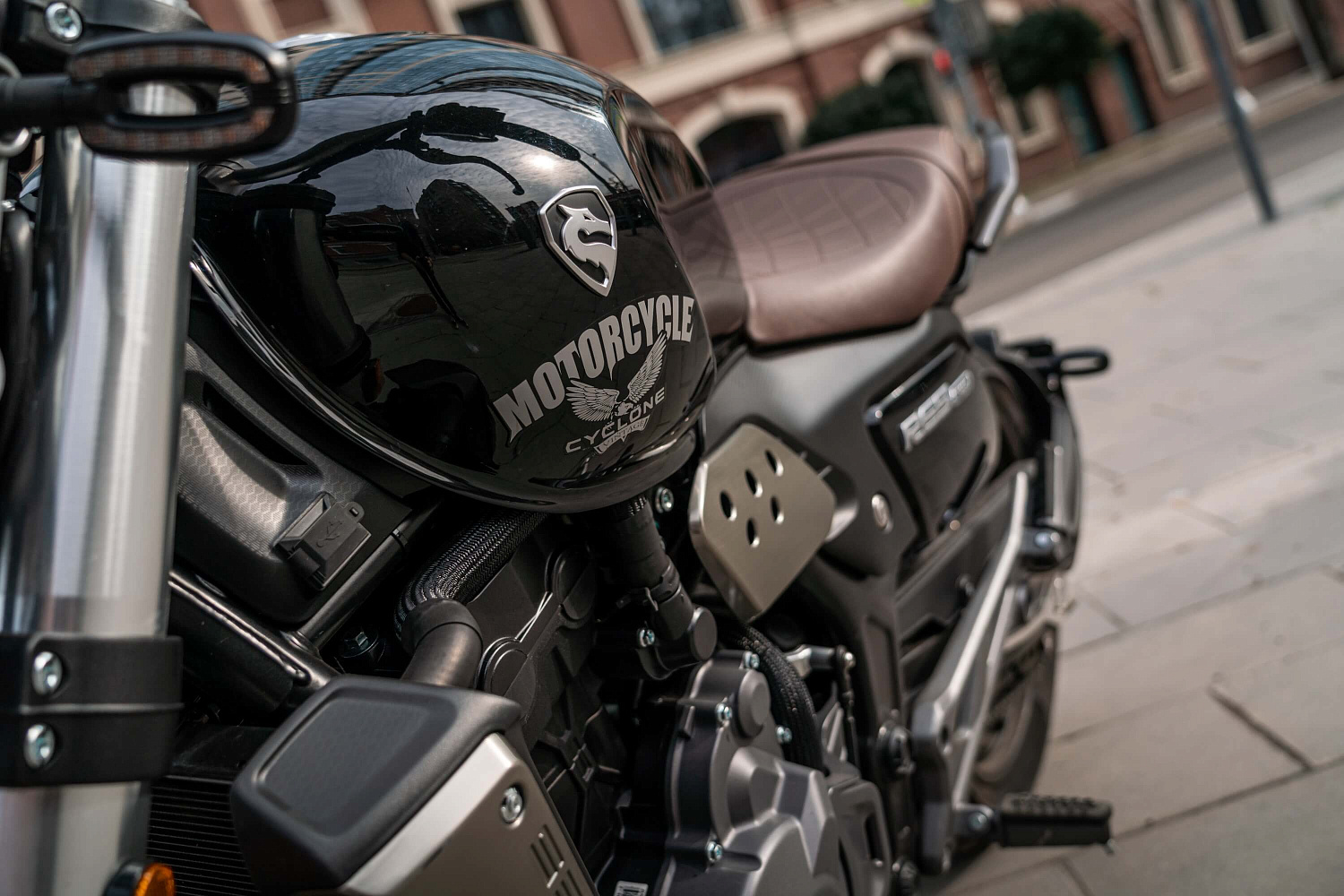 Мотоцикл CYCLONE RE5 (SR600)