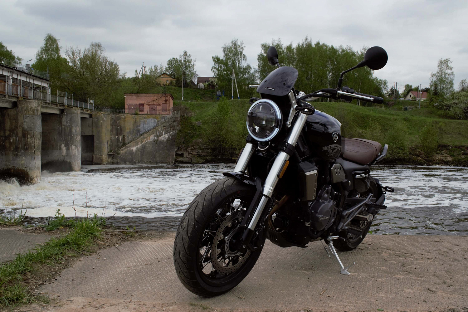 Мотоцикл CYCLONE RE5 (SR600)