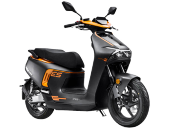 Скутер CINECO ES5 (ZS5000DT) Скутер CINECO ES5 (ZS5000DT)