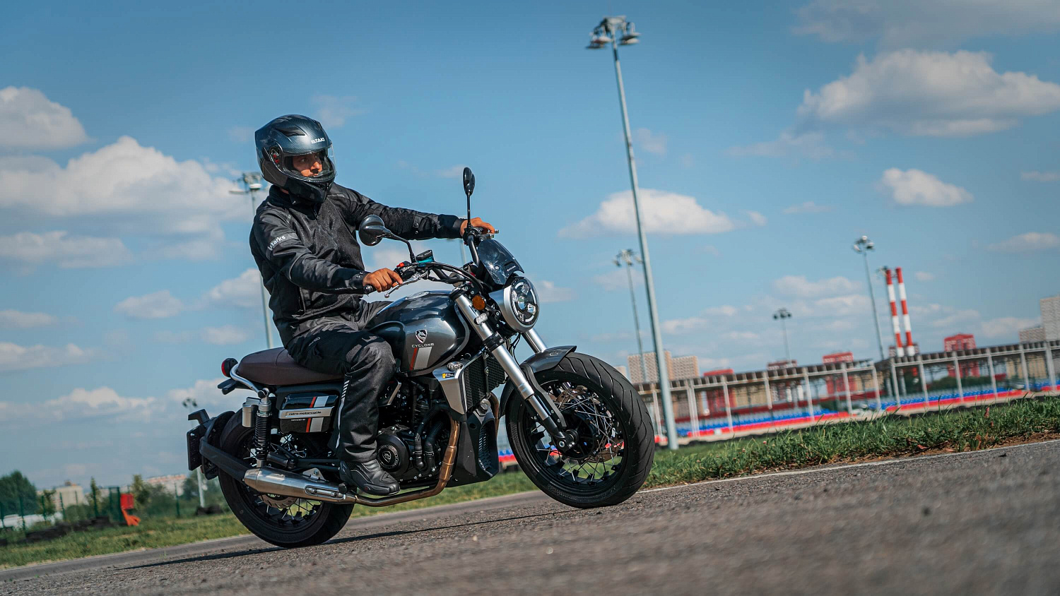 Мотоцикл CYCLONE RE401