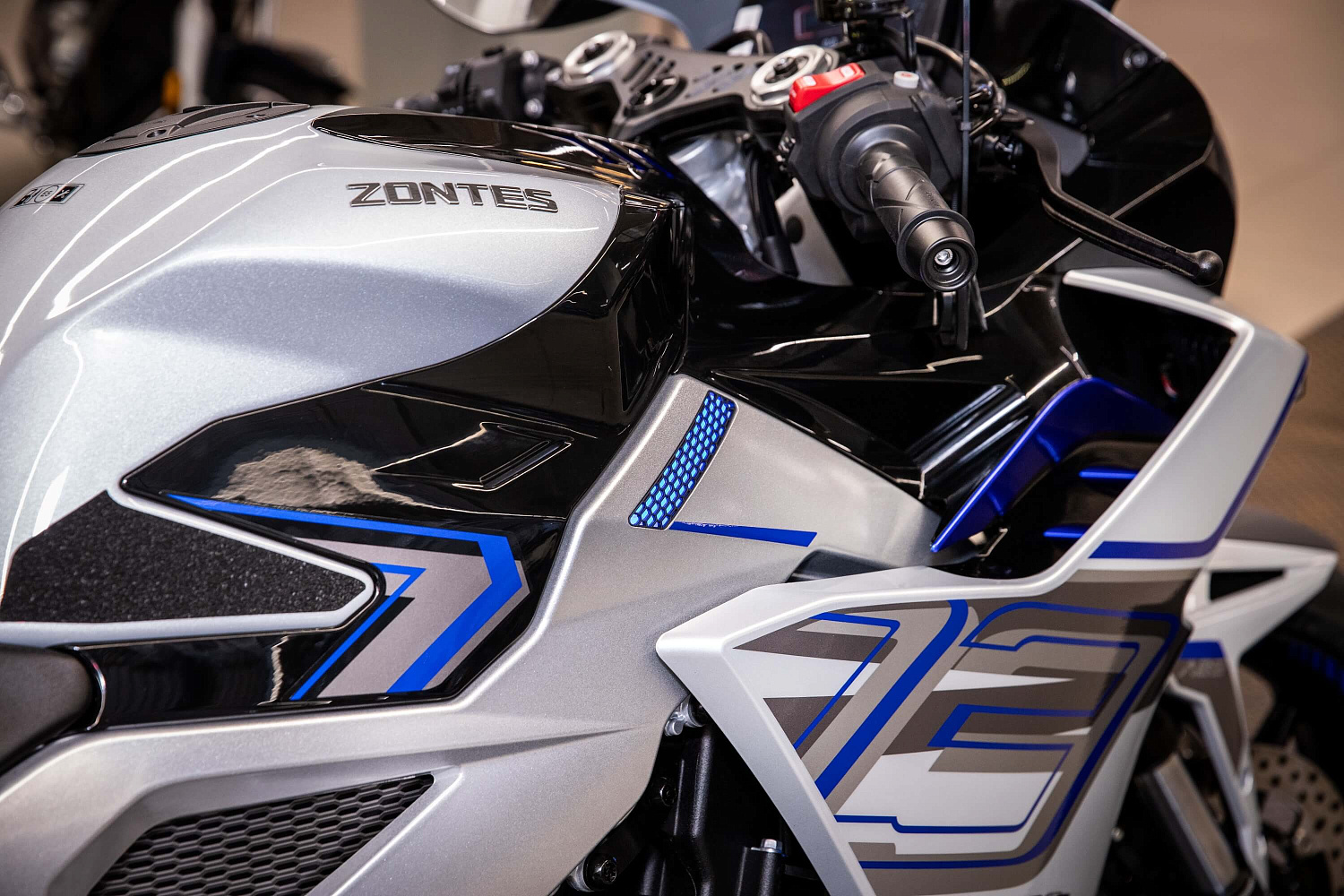 Мотоцикл ZONTES ZT703-RR