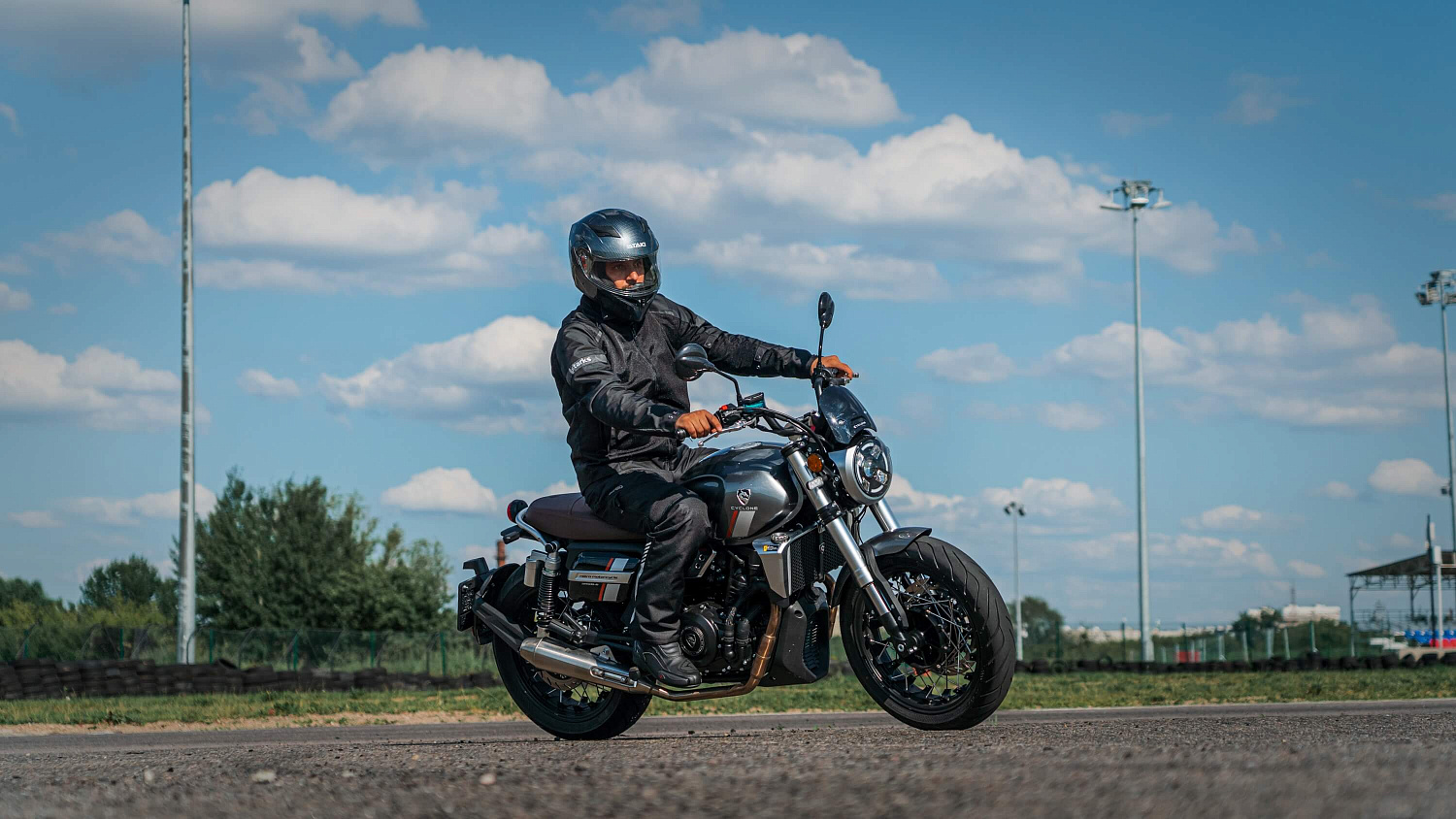 Мотоцикл CYCLONE RE401