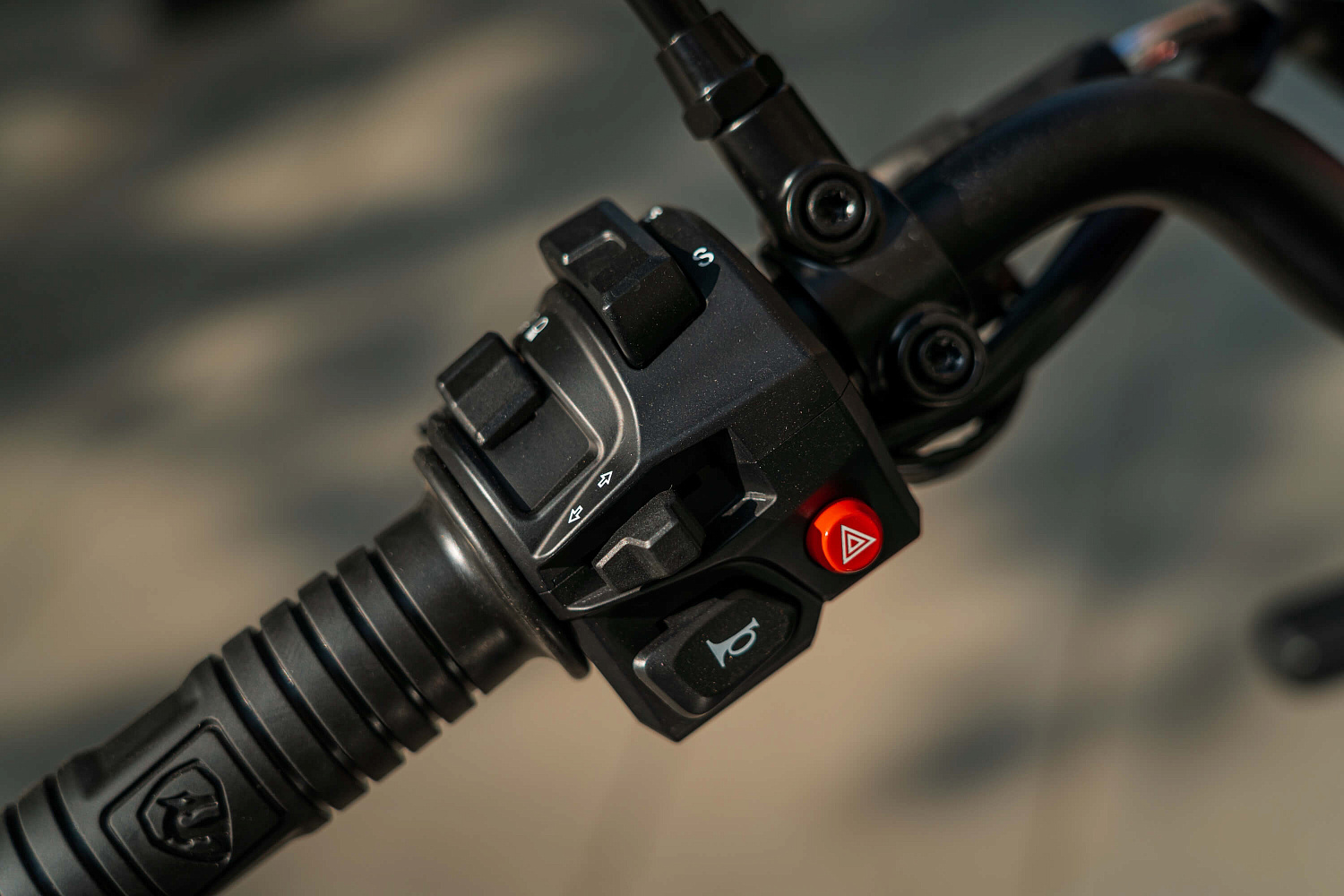 Мотоцикл CYCLONE RE3 Scrambler