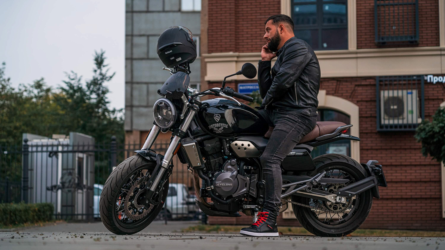 Мотоцикл CYCLONE RE5 (SR600)