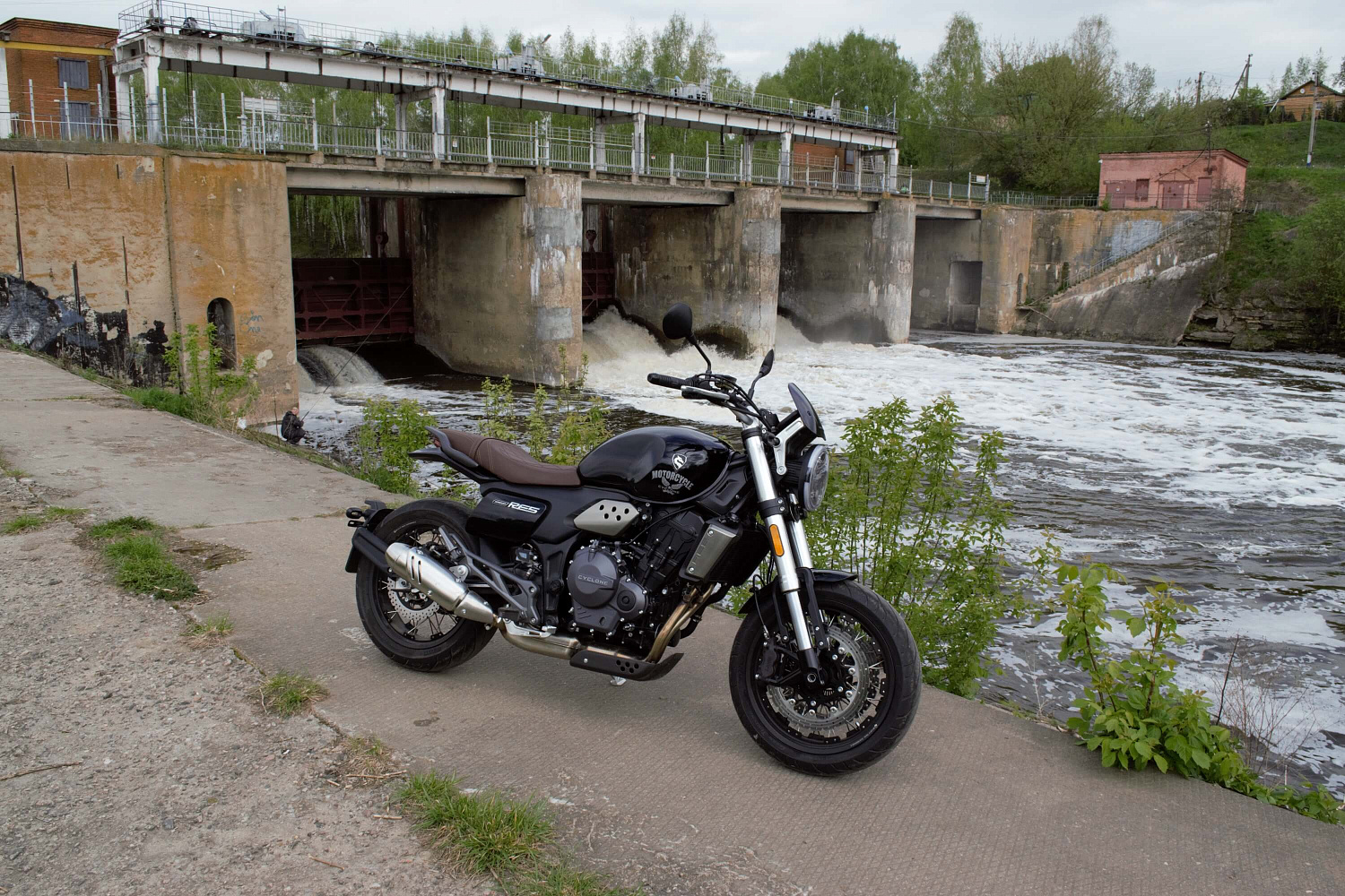 Мотоцикл CYCLONE RE5 (SR600)