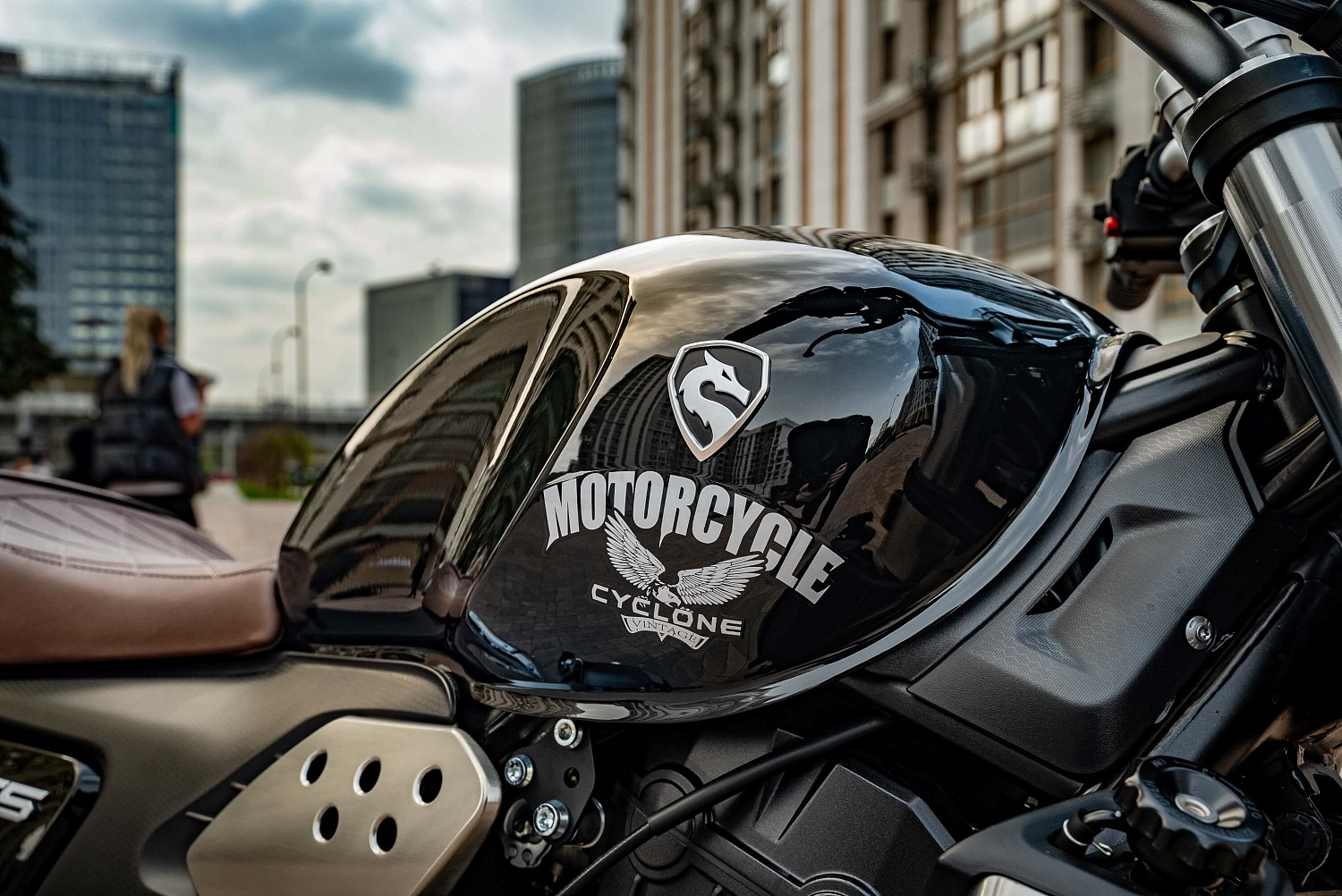 Мотоцикл CYCLONE RE5 (SR600)