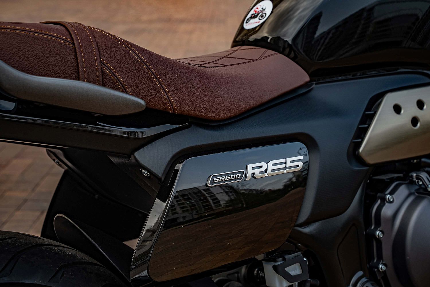 Мотоцикл CYCLONE RE5 (SR600)