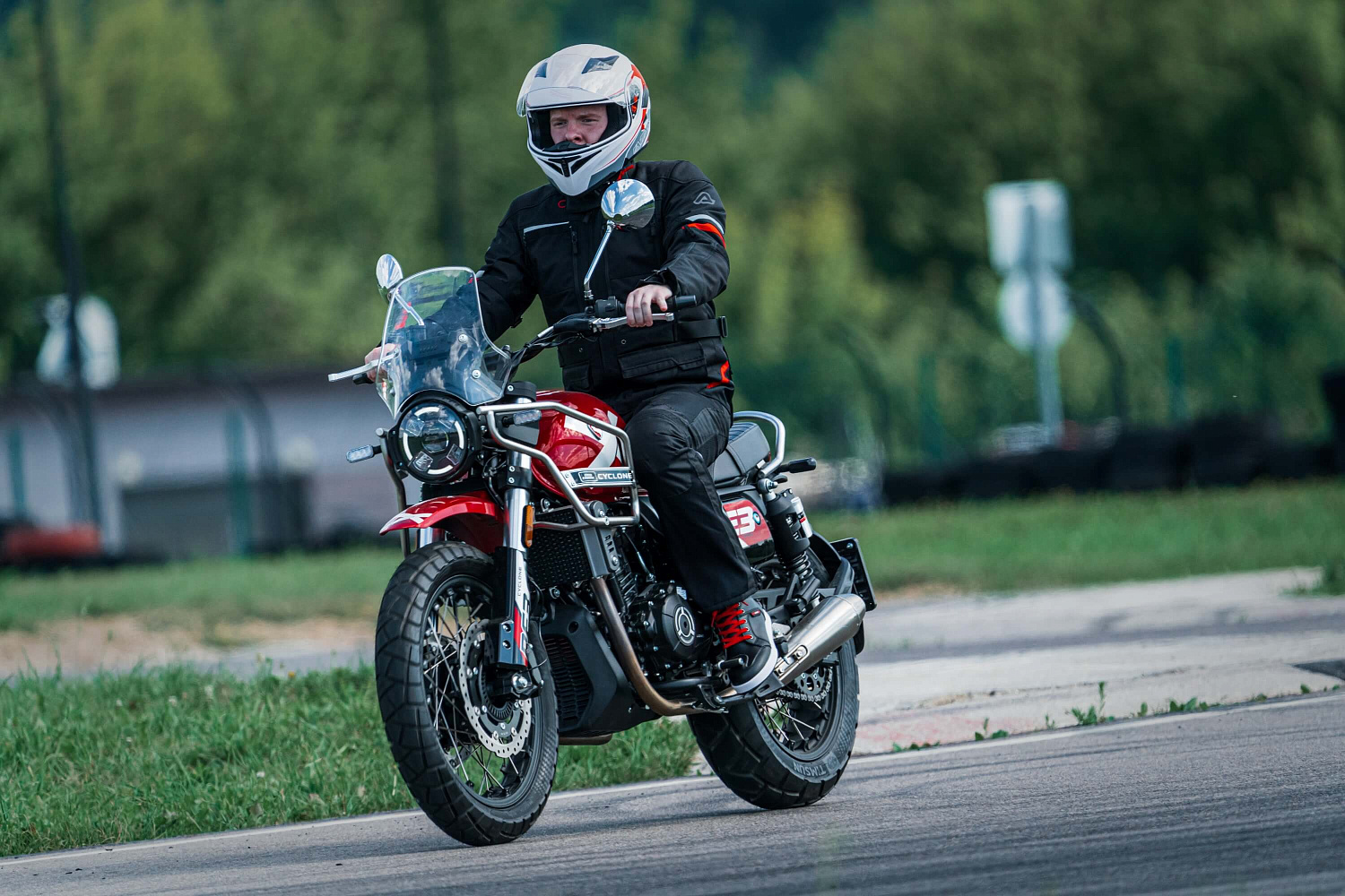 Мотоцикл CYCLONE RE3 Scrambler