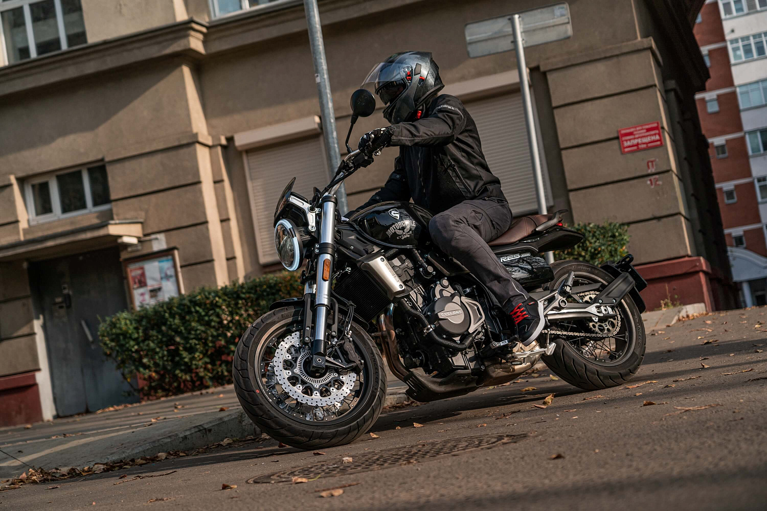 Мотоцикл CYCLONE RE5 (SR600)