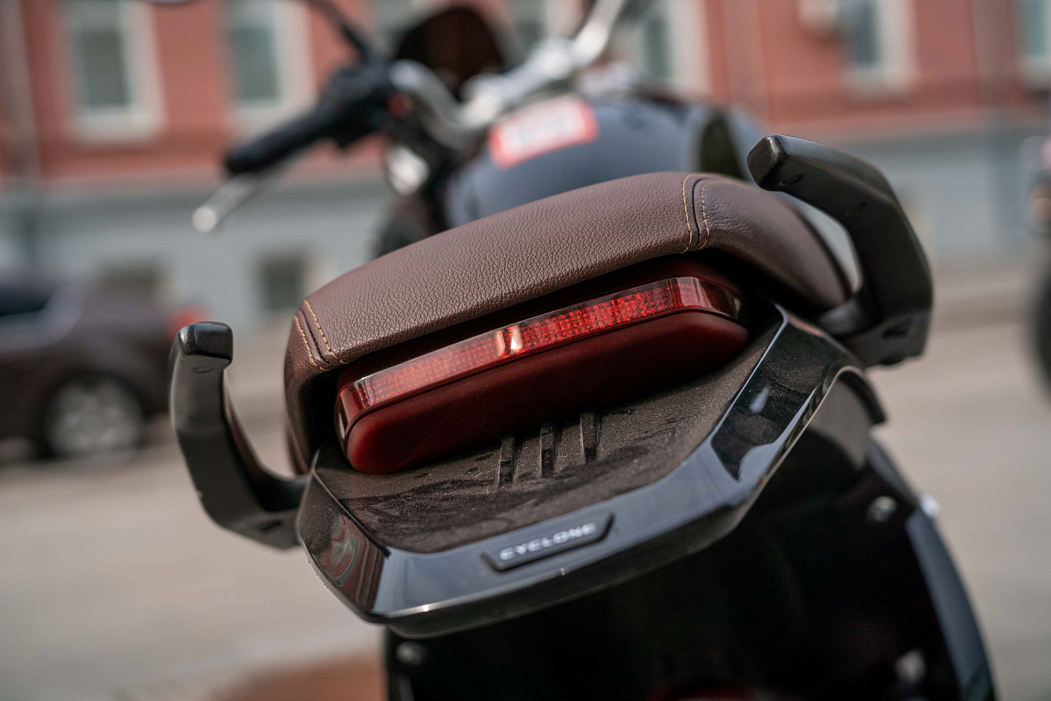 Мотоцикл CYCLONE RE5 (SR600)