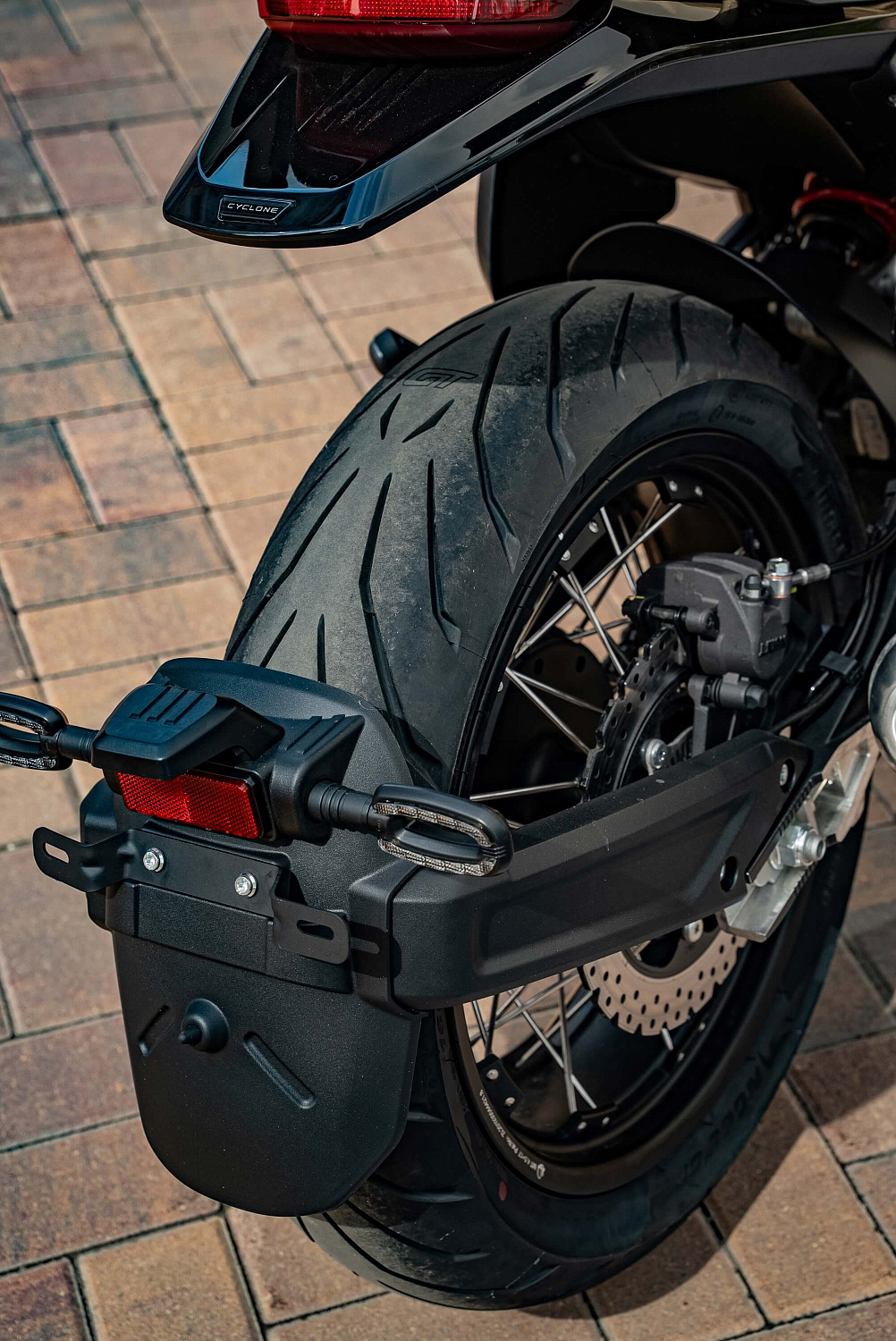 Мотоцикл CYCLONE RE5 (SR600)